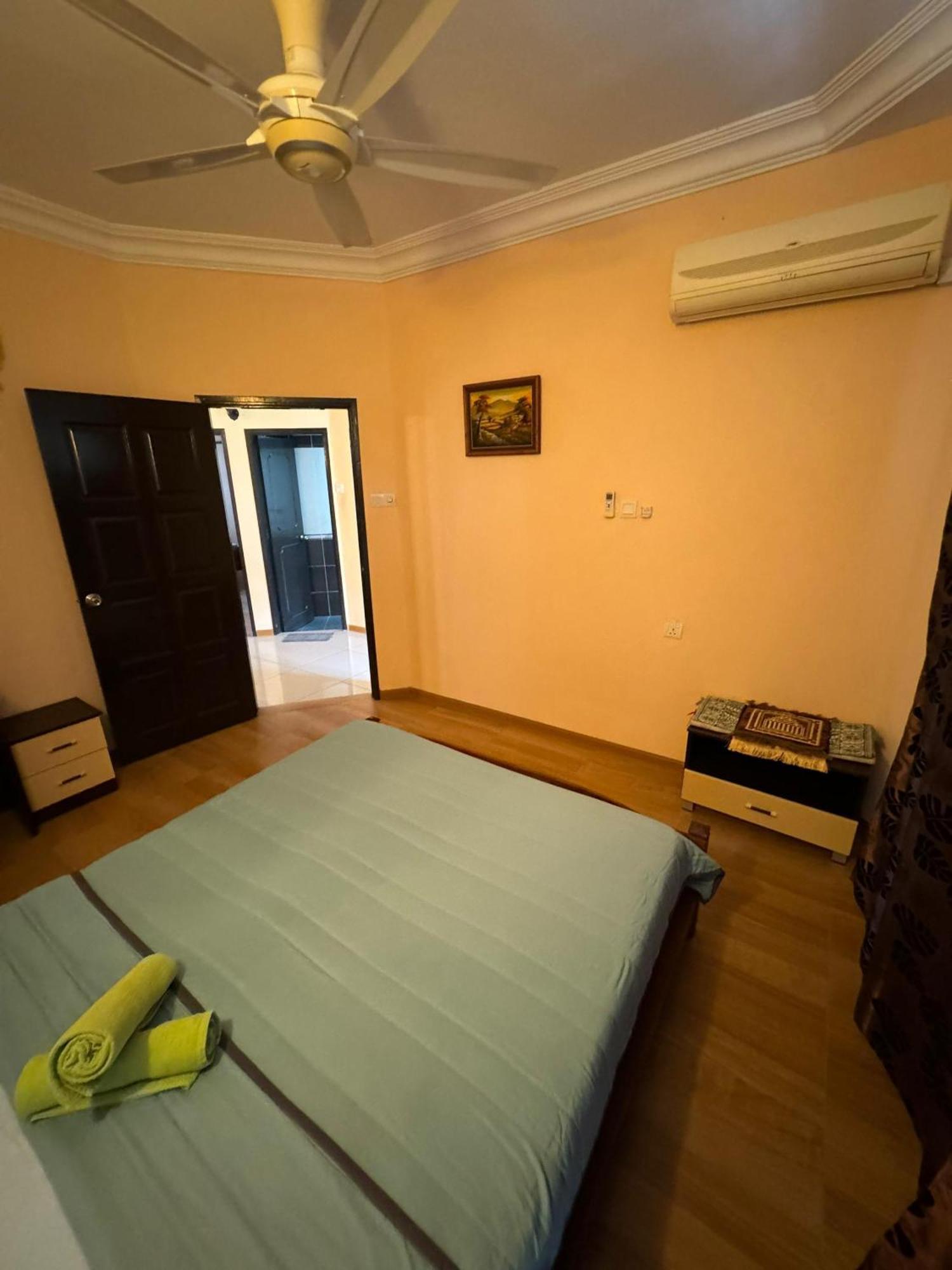 Ricco Ruby Homestay Kampong Bagan Pinang Екстер'єр фото