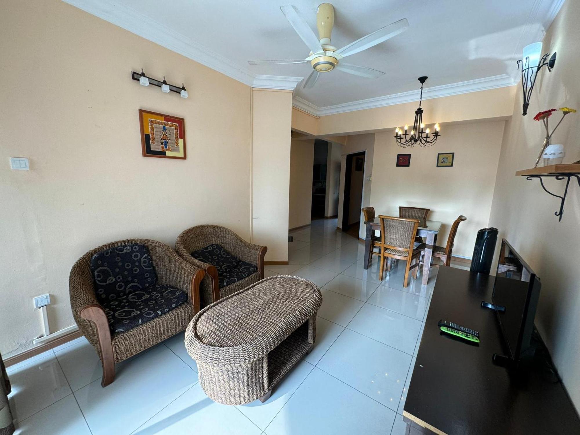 Ricco Ruby Homestay Kampong Bagan Pinang Екстер'єр фото